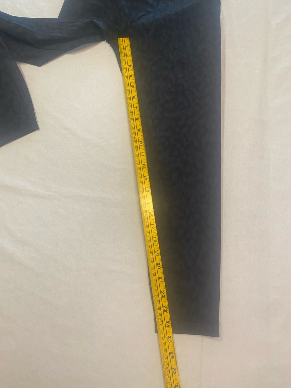 lululemon athletica Women's
Black/Gray Leopard Pull On Yoga
Leggings Size 8 - Picture 7 of 10